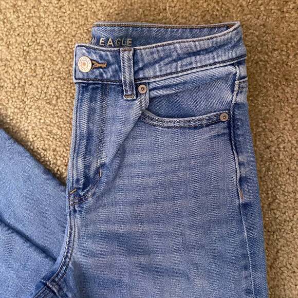 American Eagle Stretch Mom Jeans Medium Wash - Picture 7 of 16